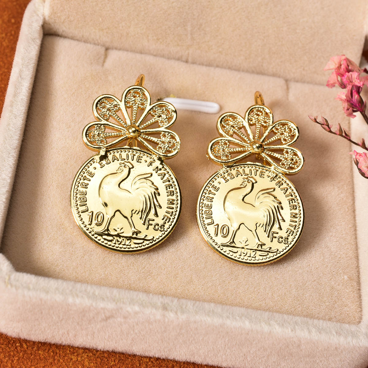 Coin Medallion Drop Stud Earri - Vintage Collectible Coins ulasan dan harga