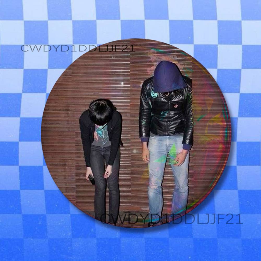 C-Crystal Castles Band Amnesty - Collectible Vintage Brooches ulasan dan harga