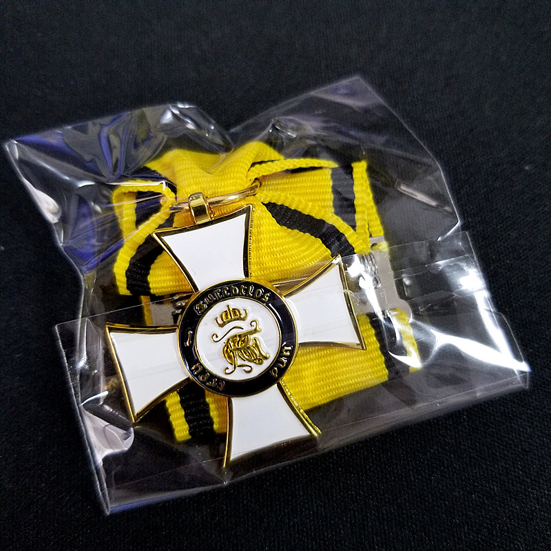 Classic Cross Medal Replica Co - Collectible Vintage Brooches ulasan dan harga
